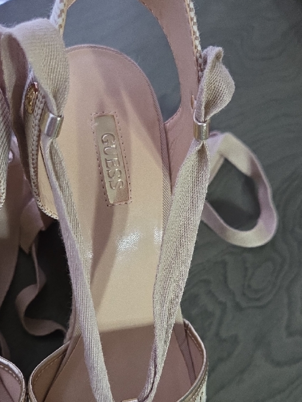 Guess Gold Lace Espadrille Wedge Sandals Size 9 - Picture 2 of 9